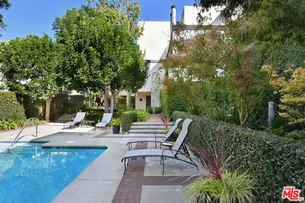 Los Angeles, CA 90049,11687 Bellagio Rd #3