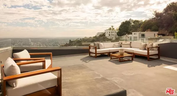 2158 Sunset Plaza Dr, Los Angeles, CA 90069