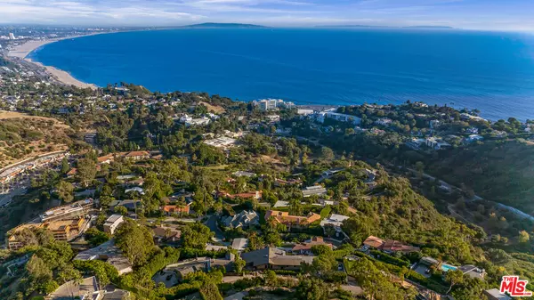 Pacific Palisades, CA 90272,620 Resolauo Dr