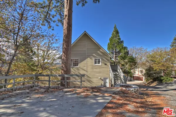 28665 Zion Dr, Lake Arrowhead, CA 92352