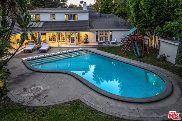 15405 Valley Vista Blvd, Sherman Oaks, CA 91403