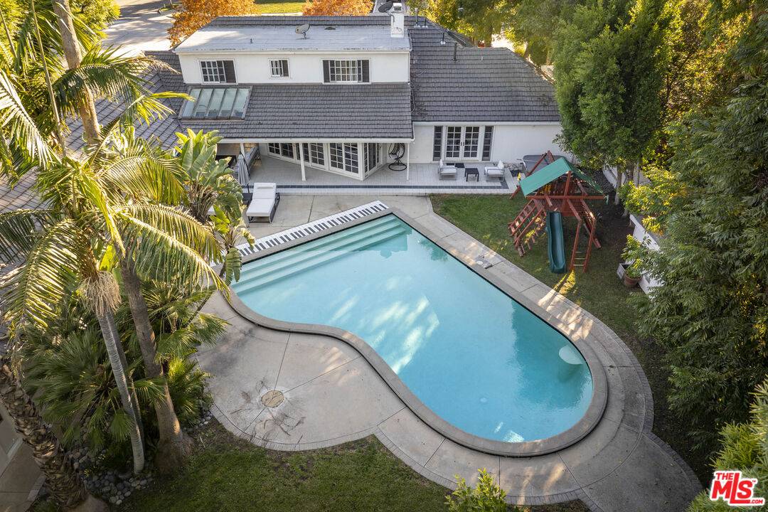 15405 Valley Vista Blvd, Sherman Oaks, CA 91403