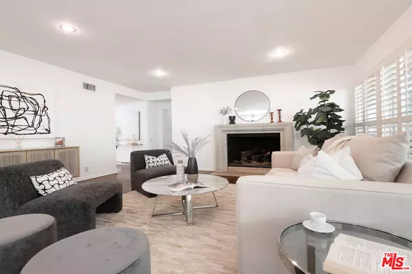 Beverly Hills, CA 90210,2559 HUTTON DR