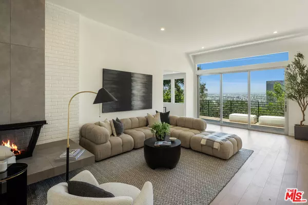 Los Angeles, CA 90068,3564 Multiview Dr