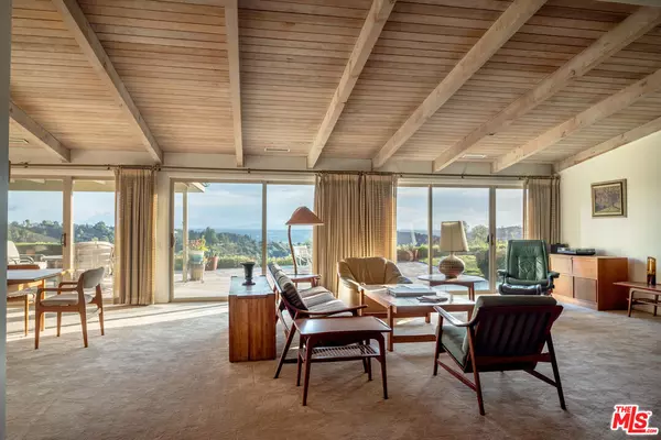 Los Angeles, CA 90068,2701 Lake Hollywood Dr