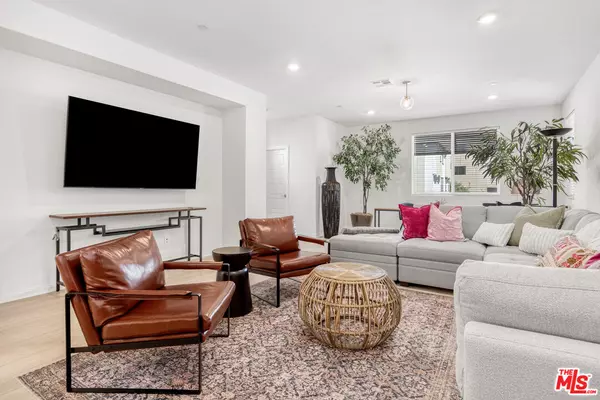 768 Daniel Freeman Cir, Inglewood, CA 90301