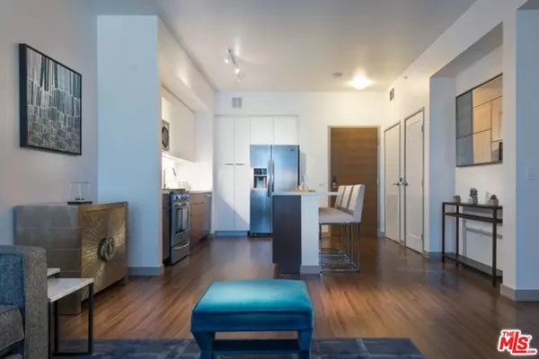 Los Angeles, CA 90010,3033 Wilshire Blvd #1407