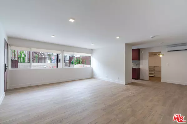 Los Angeles, CA 90025,12425 Texas Ave #4