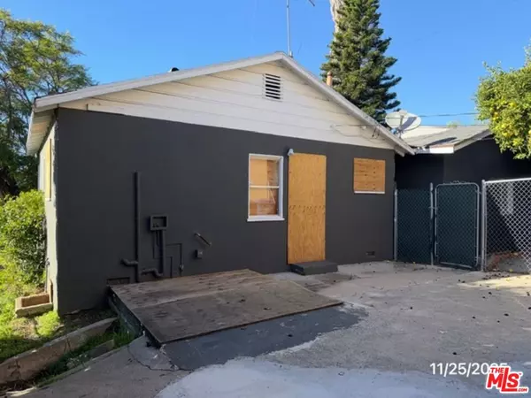 Los Angeles, CA 90019,1740 S Rimpau Blvd