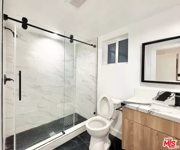 Los Angeles, CA 90019,4512 St Elmo Dr #1/4