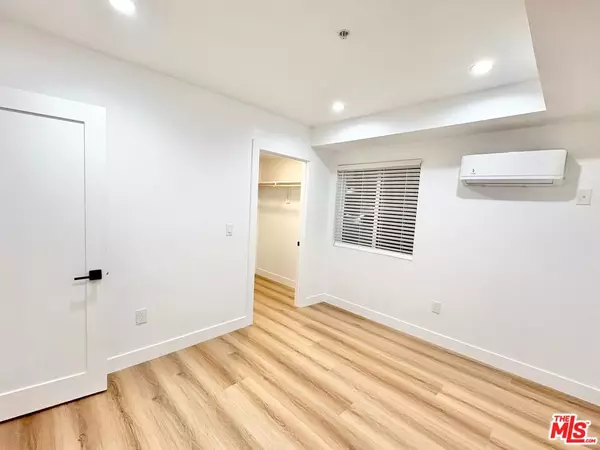 Los Angeles, CA 90019,4512 St Elmo Dr #1/4