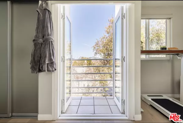 Santa Monica, CA 90404,1823 20th St #102