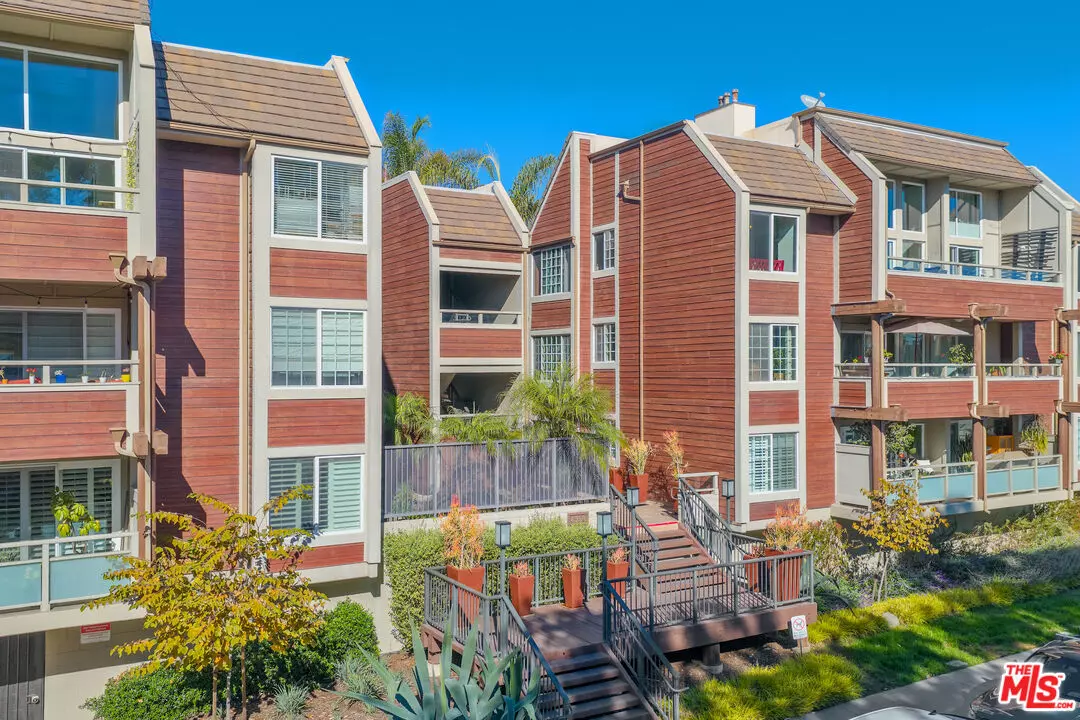 Marina Del Rey, CA 90292,4350 Via Dolce #211