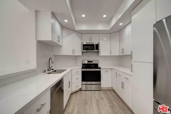 Los Angeles, CA 90064,2324 S Beverly Glen Blvd #201