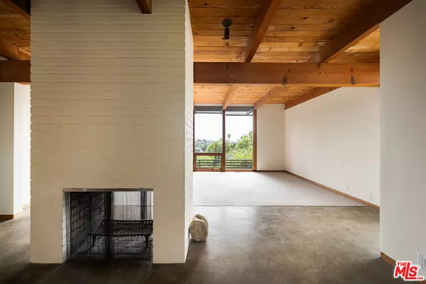 2020 Mayview Dr, Los Angeles, CA 90027