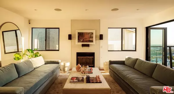 Los Angeles, CA 90065,474 Vista Gloriosa Dr