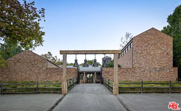 13215 Riviera Ranch Rd, Los Angeles, CA 90049