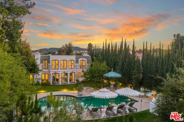 18875 Pasadero Dr, Tarzana, CA 91356