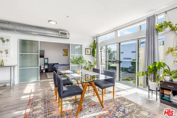 Marina Del Rey, CA 90292,4215 Glencoe Ave #206