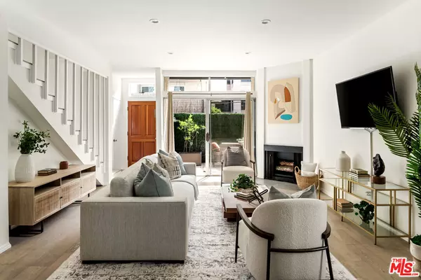 1218 9th St #8, Santa Monica, CA 90401