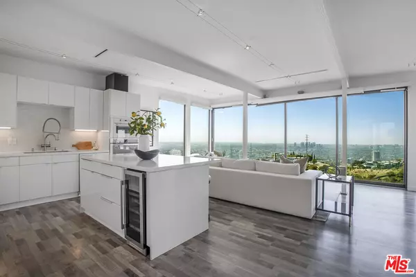 Los Angeles, CA 90046,8506 Magnolia Dr