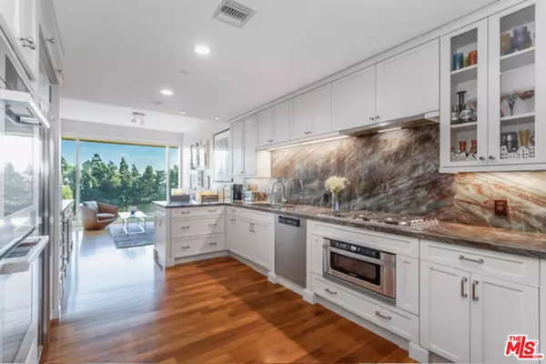 Los Angeles, CA 90067,1 W Century Dr #4B