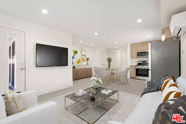 6943 Simpson Ave, North Hollywood, CA 91605