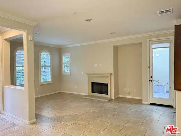 Duarte, CA 91010,1120 E Columbia Trl