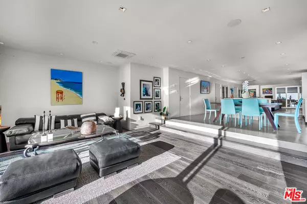 Marina Del Rey, CA 90292,1 Driftwood St #3