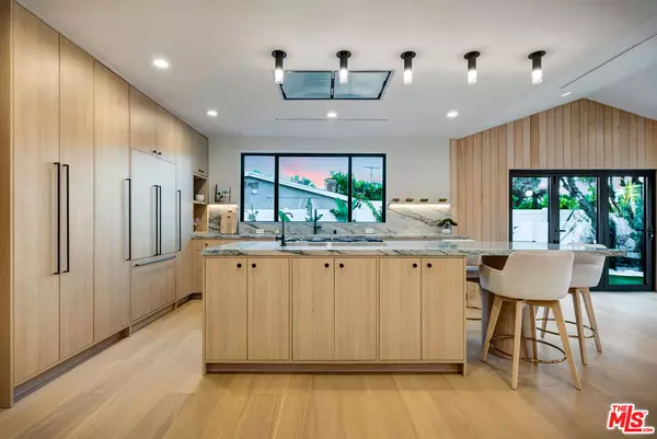 Woodland Hills, CA 91367,5853 Keokuk Ave