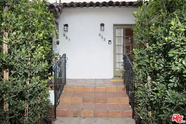 Los Angeles, CA 90046,951 N Martel Ave