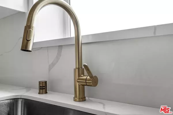 Los Angeles, CA 90019,4703 Saturn St #1/2