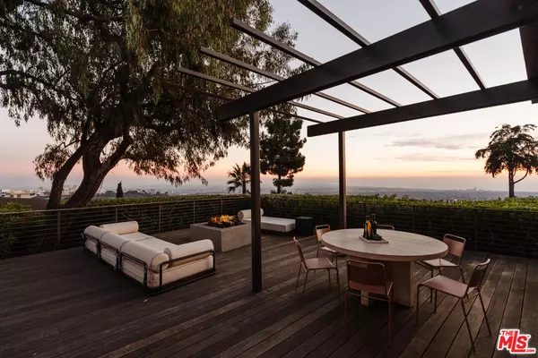 Los Angeles, CA 90049,1340 N Tigertail Rd