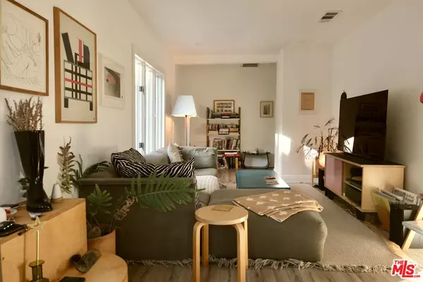 466 Wren Dr, Los Angeles, CA 90065