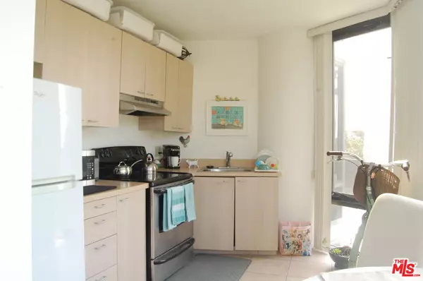 Marina Del Rey, CA 90292,4316 Marina City #202G