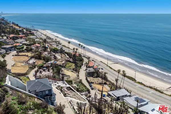 Pacific Palisades, CA 90272,17810 Castellammare Dr