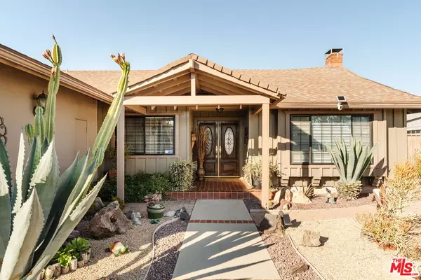 Los Angeles, CA 90065,4837 Round Top Dr