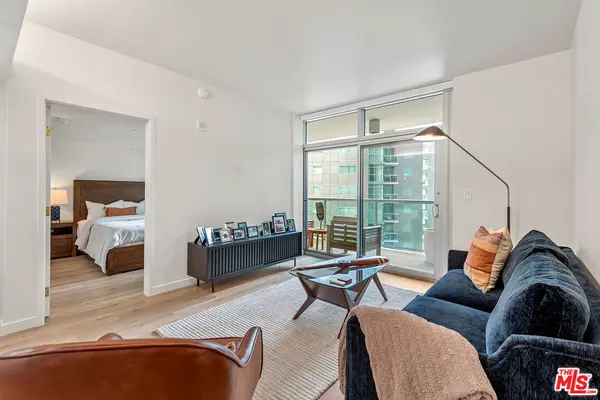 Marina Del Rey, CA 90292,13700 Marina Pointe Dr #1426