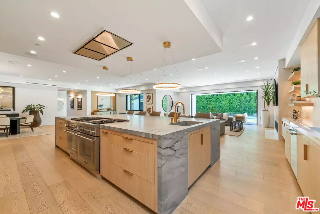 Encino, CA 91316,17228 Otsego St