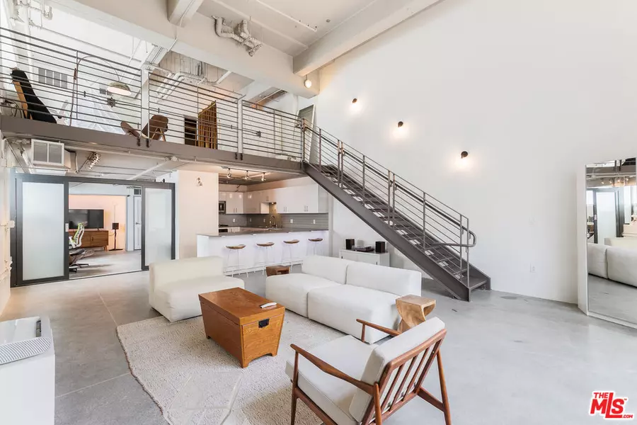 1130 S Flower St #103, Los Angeles, CA 90015