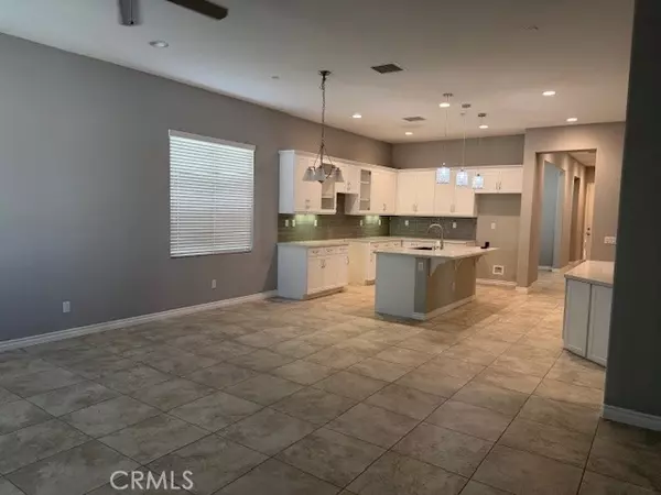 Indio, CA 92203,43775 Treviso