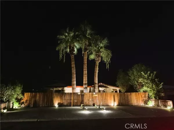 585 Calle Abronia #b, Palm Springs, CA 92264