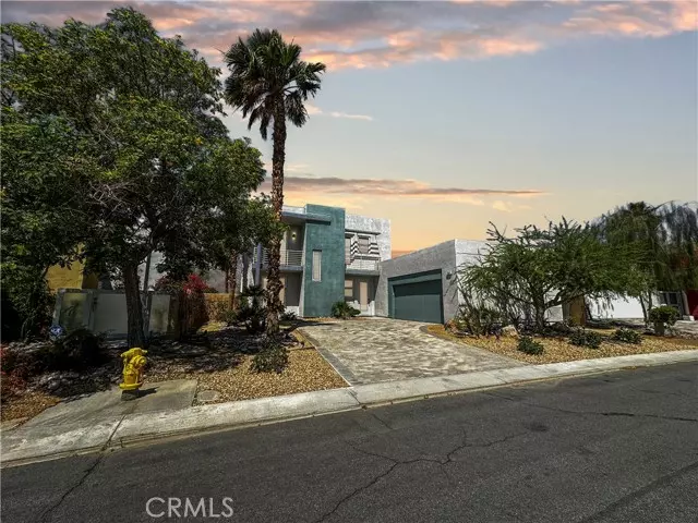 561 Skylar LN, Palm Springs, CA 92262