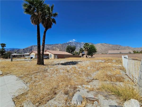 593 W Avenida Cerca, Palm Springs, CA 92262