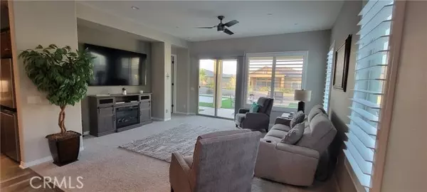 Rancho Mirage, CA 92270,82 Burgundy
