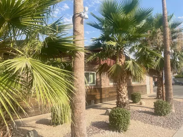 51099 Eisenhower #4, La Quinta, CA 92253