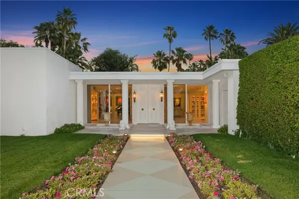 Palm Springs, CA 92262,466 Camino Sur