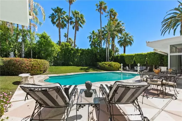 Palm Springs, CA 92262,466 Camino Sur