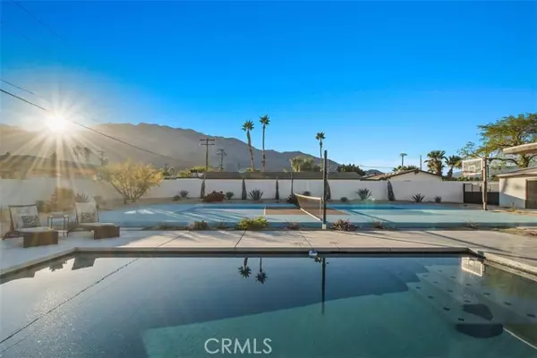 1827 E Racquet Club RD, Palm Springs, CA 92262