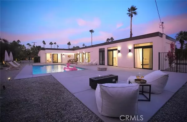 289 Cerritos DR, Palm Springs, CA 92262